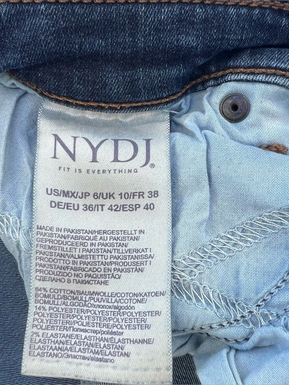 NYDJ Women's Dark Blue Slim Straight Jeans, size 6 - Picture 6 of 6